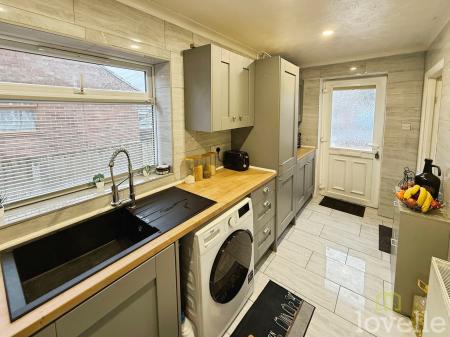 2 bedroom Semi-detached bungalow for sale in Mulberry Avenue, Lincoln, LN6