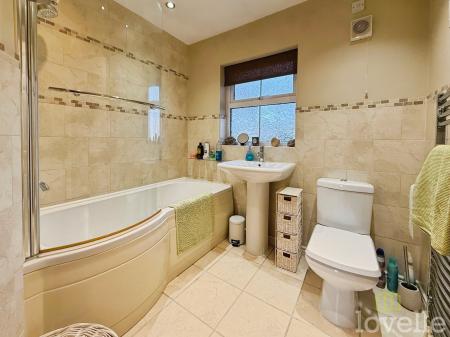 4 bedroom Detached house for sale in Lotus Court, North Hykeham, LN6