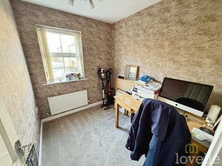 4 bedroom Town house for sale in Squirrel Chase, Witham St Hughs, LN6