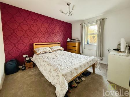 4 bedroom Town house for sale in Squirrel Chase, Witham St Hughs, LN6