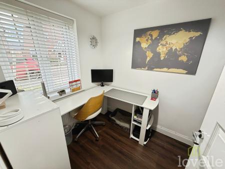 4 bedroom Semi-detached house for sale in Vespasian Way, North Hykeham, LN6