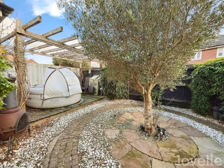 4 bedroom Semi-detached house for sale in Vespasian Way, North Hykeham, LN6