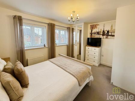 4 bedroom Semi-detached house for sale in Vespasian Way, North Hykeham, LN6