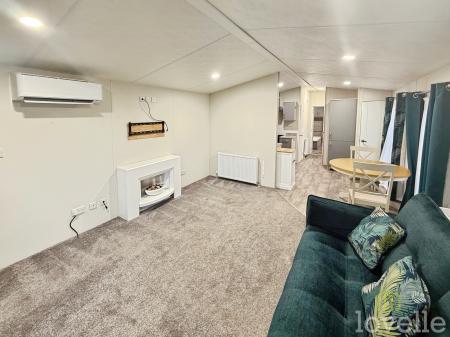 2 bedroom Park home for sale in Four Seasons Country Park, Newark, NG23