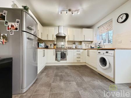 3 bedroom Semi-detached house for sale in Post Mill Close, North Hykeham, LN6