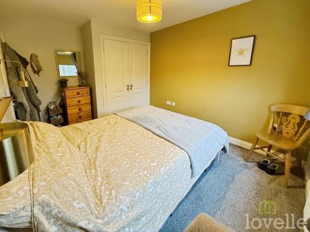 3 bedroom Semi-detached house for sale in Post Mill Close, North Hykeham, LN6