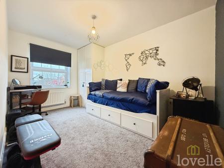 3 bedroom Semi-detached house for sale in Post Mill Close, North Hykeham, LN6