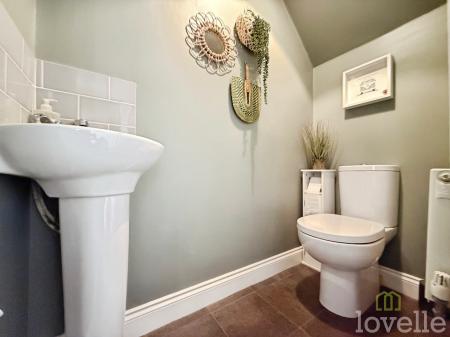 3 bedroom Semi-detached house for sale in Post Mill Close, North Hykeham, LN6