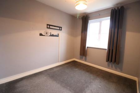 3 bedroom Semi-detached house to let in Stane Drive, Lincoln, LN4