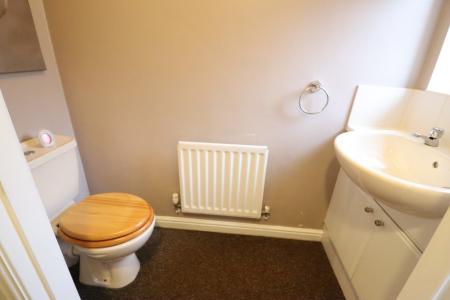 3 bedroom Semi-detached house to let in Stane Drive, Lincoln, LN4