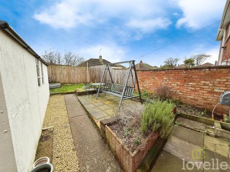 2 bedroom Semi-detached house for sale in Rowan Road, North Hykeham, LN6