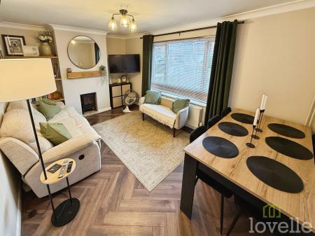 2 bedroom Semi-detached house for sale in Rowan Road, North Hykeham, LN6