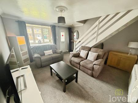 2 bedroom Semi-detached house to let in Harlaxton Close, Lincoln, LN6