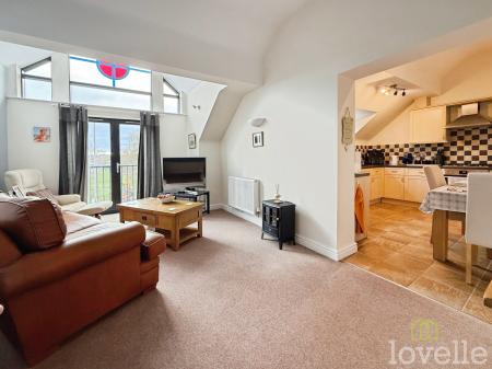 3 bedroom Flat for sale in Parkview Apartments, North Hykeham, LN6