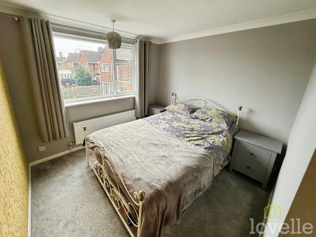 4 bedroom Detached house for sale in Newark Road, North Hykeham, LN6