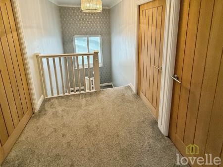 4 bedroom Detached house for sale in Newark Road, North Hykeham, LN6