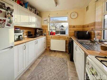 2 bedroom Semi-detached house for sale in Quorn Drive, Lincoln, LN6