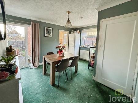 2 bedroom Semi-detached house for sale in Quorn Drive, Lincoln, LN6