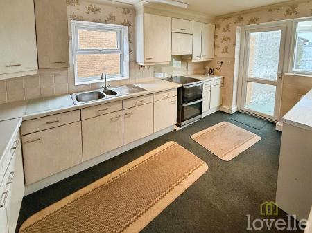 2 bedroom Detached bungalow for sale in Doddington Road, Whisby, LN6