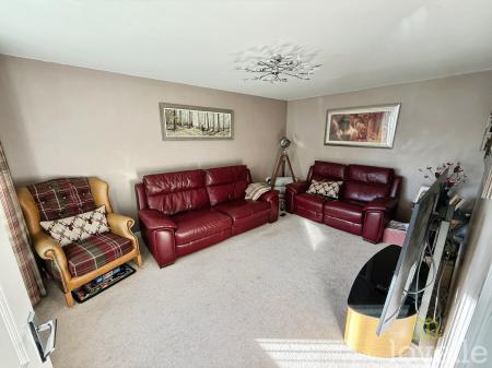 5 bedroom Detached house for sale in Furnace Close, North Hykeham, LN6