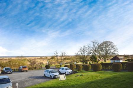 2 bedroom Flat for sale in 38 Seacroft Esplanade, Skegness, PE25