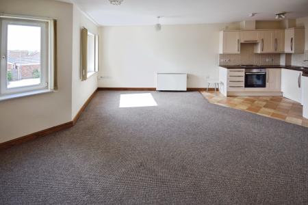 2 bedroom Flat for sale in Belton Park Road, Skegness, PE25