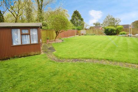 4 bedroom Detached bungalow for sale in Croft Lane, Croft, PE24