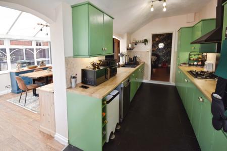 4 bedroom Semi-detached house for sale in Derby Avenue, Skegness, PE25