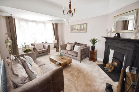 4 bedroom Semi-detached house for sale in Derby Avenue, Skegness, PE25