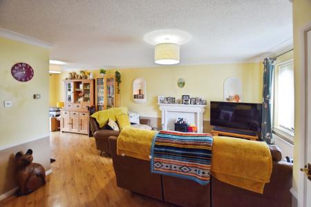 4 bedroom Semi-detached house for sale in Eden Close, Skegness, PE25