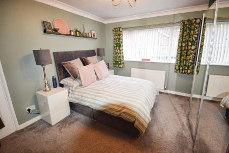 2 bedroom Detached bungalow for sale in Elm Crescent, Burgh Le Marsh, PE24