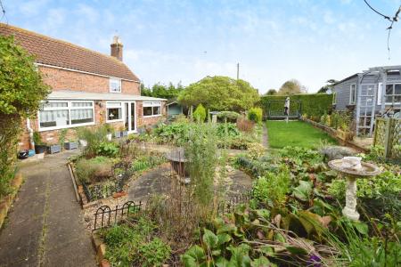 3 bedroom Detached house for sale in Gunby Road, Orby, PE24