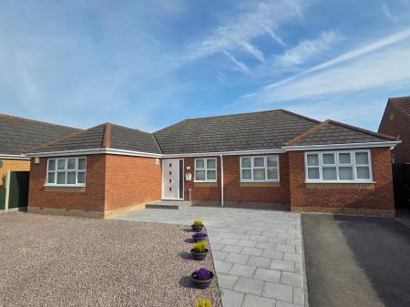 4 bedroom Bungalow for sale in Hides Close, Ingoldmells, PE25