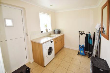 4 bedroom Bungalow for sale in Hides Close, Ingoldmells, PE25