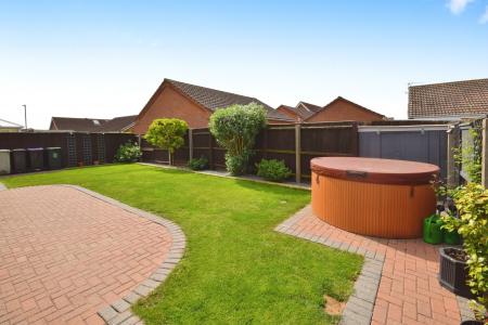 3 bedroom Detached bungalow for sale in Jonathan Drive, Winthorpe, PE25