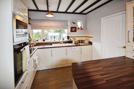 2 bedroom Detached bungalow for sale in Landseer Avenue, Chapel St Leonards, PE24