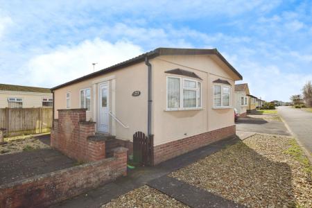 2 bedroom Park home for sale in Mallard Way, Beacon Park, Skegness, PE25