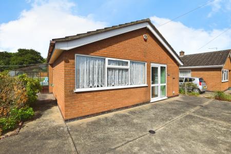 2 bedroom Detached bungalow for sale in Mayfield Grove, Skegness, PE25