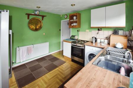 2 bedroom Detached bungalow for sale in Mayfield Grove, Skegness, PE25