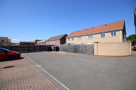 3 bedroom End of terrace house for sale in Normanby Road, Skegness, PE25