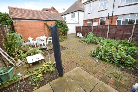 2 bedroom Maisonette for sale in Sandbeck Avenue, Skegness, PE25