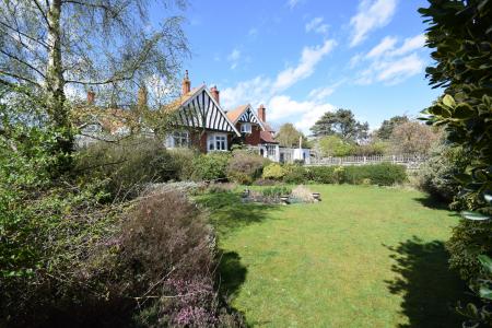 3 bedroom Character Property for sale in Sea Front Road, Skegness, PE25