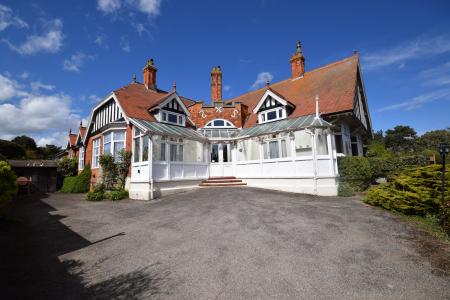 3 bedroom Character Property for sale in Sea Front Road, Skegness, PE25