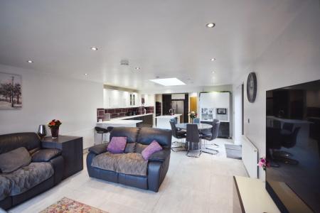 4 bedroom Semi-detached house for sale in Skegness Road, Burgh Le Marsh, PE24