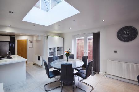 4 bedroom Semi-detached house for sale in Skegness Road, Burgh Le Marsh, PE24