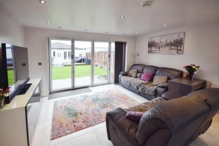4 bedroom Semi-detached house for sale in Skegness Road, Burgh Le Marsh, PE24