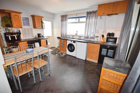 2 bedroom Detached bungalow for sale in Station Road, Burgh Le Marsh, PE24