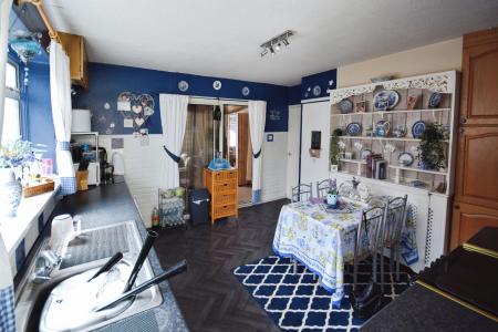 2 bedroom Detached bungalow for sale in Station Road, Burgh Le Marsh, PE24