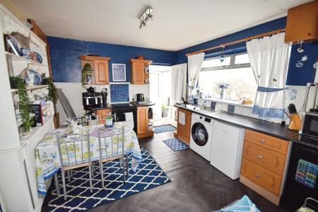 2 bedroom Detached bungalow for sale in Station Road, Burgh Le Marsh, PE24