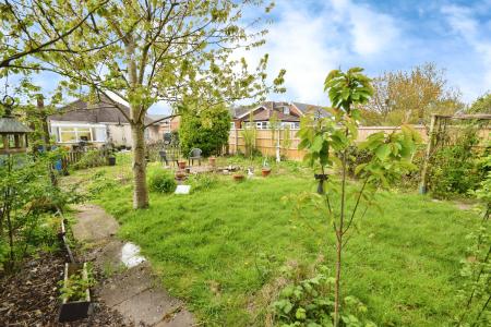 2 bedroom Detached bungalow for sale in Station Road, Burgh Le Marsh, PE24